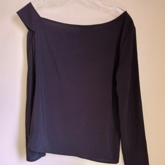 Express black long sleeve cold shoulder top women's size XSmall - Picture 5 of 6